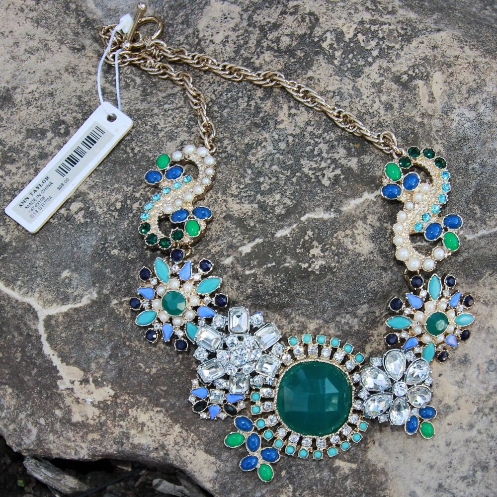 NWT Ann Taylor Gold Tone Rhinestone Necklace - Picture 11 of 11